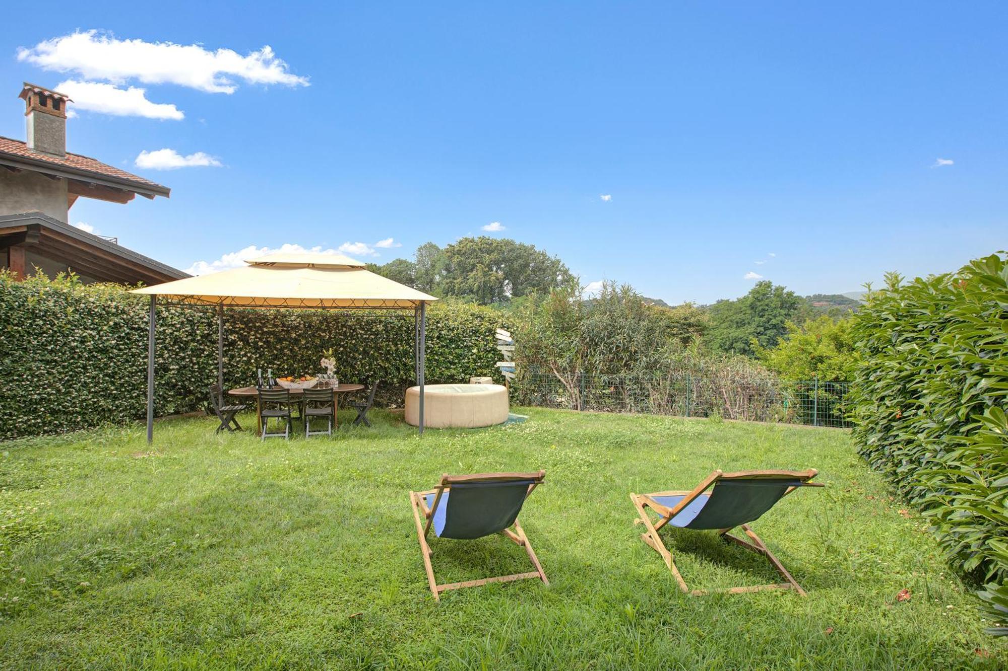 La Luna Nel Lago Lake View Garden - Happy Rentals อิสปรา ภายนอก รูปภาพ